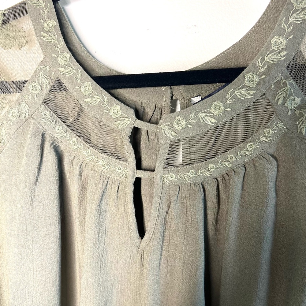 American Eagle Outfitters Boho Long Sleeve Embroidered Olive Green Top SZ XXL - Picture 3 of 8